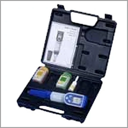 pH/mV/Temperature Meter 7011 – Polylab