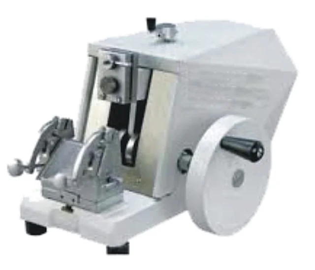 Retracting Microtome – Polylab
